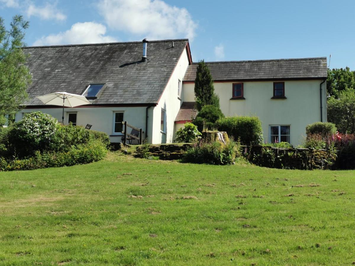 Wellstone - Honey Coach House Hébergement de vacances Llanfyrnach